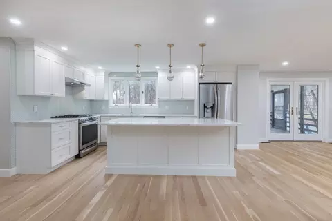 18 Longmeadow Dr, Canton, MA 02021 photo 6