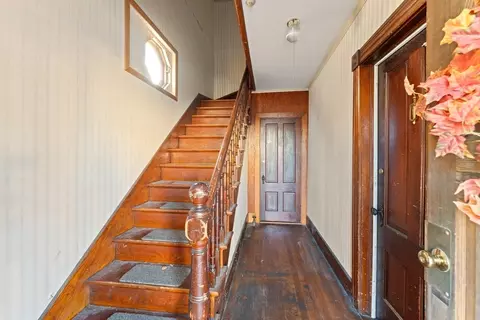 Entry Way - 360 School St, Webster, MA 01570 photo 2 of 2