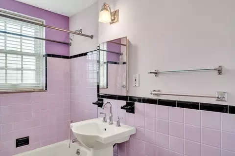Bath - 46 Browne St #1, Brookline, MA 02446 photo 1 of 1