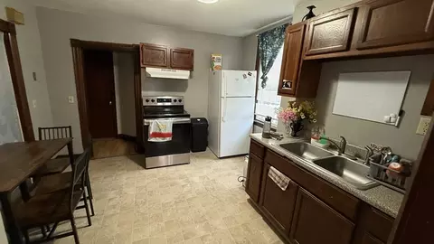 51 Maple St, Warren, MA 01083 photo 6