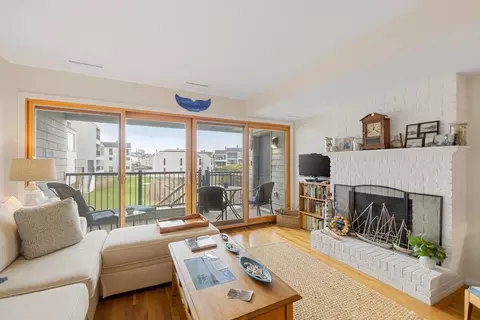 Living - 36 Wharf Path #36, Marblehead, MA 01945 photo 2 of 5