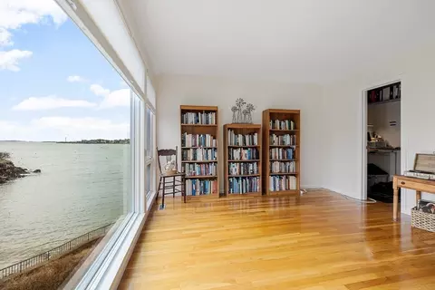 Living - 36 Wharf Path #36, Marblehead, MA 01945 photo 4 of 5