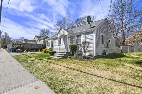 402 Elsbree St, Fall River, MA 02720 photo 3