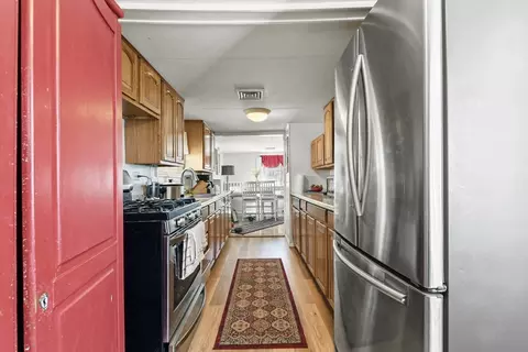 402 Elsbree St, Fall River, MA 02720 photo 7