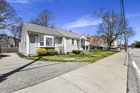 402 Elsbree St, Fall River, MA 02720 photo 2