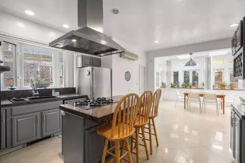 21 Colbourne Cres #1, Brookline, MA 02445 photo 8