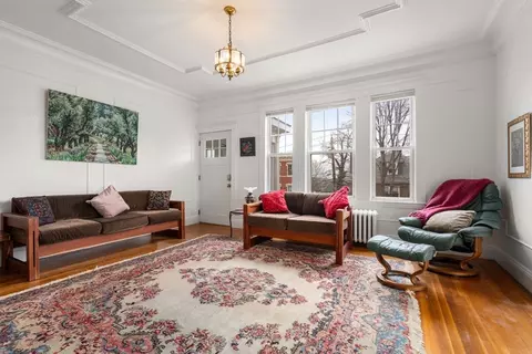 21 Colbourne Cres #1, Brookline, MA 02445 photo 2