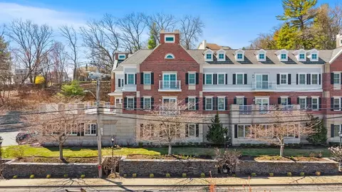 235 Cambridge St #102, Burlington, MA 01803