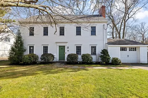10 Wompatuck Rd, Hingham, MA 02043