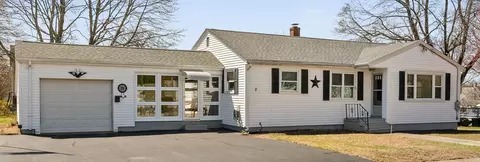 20 Milton St, Blackstone, MA 01504
