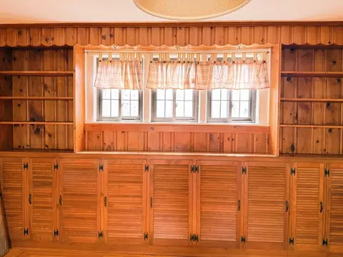 Living - 4 Gareau Ave, Ware, MA 01082 photo 1 of 5