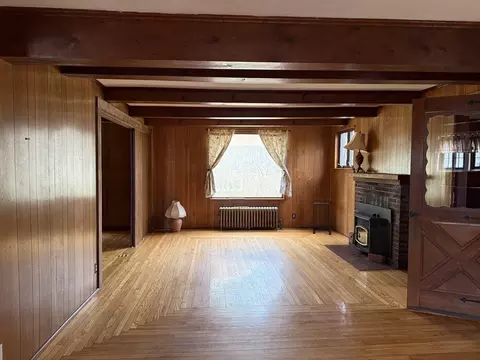 Living - 4 Gareau Ave, Ware, MA 01082 photo 2 of 5