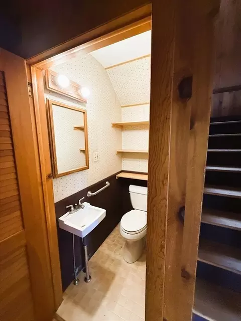 Bath - 4 Gareau Ave, Ware, MA 01082 photo 1 of 4