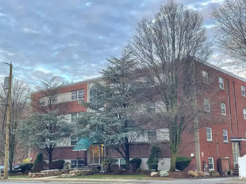 588 Main St #1A, Stoneham, MA 02180