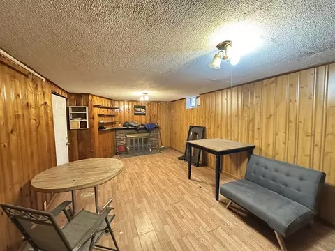 Living - 137 Carroll St, Springfield, MA 01108 photo 3 of 3