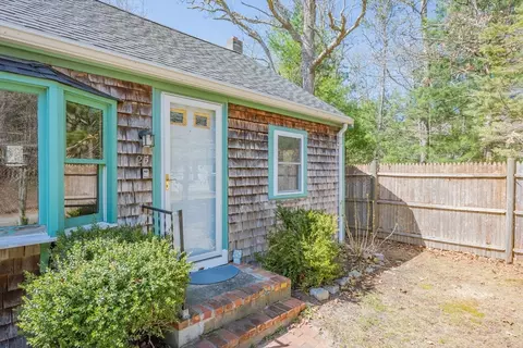 25 Charlotte Ave, Cotuit, MA 02635 photo 2