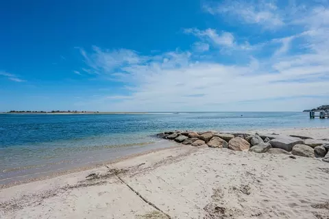 25 Charlotte Ave, Cotuit, MA 02635 photo 7
