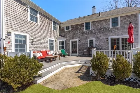 Exterior - 26 Aberdeen Rd, Hingham, MA 02043 photo 6 of 8
