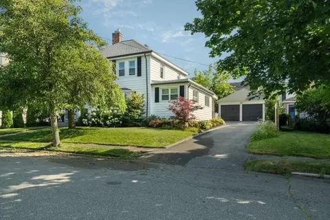 36 Marion Rd, Marblehead, MA 01945 photo 2