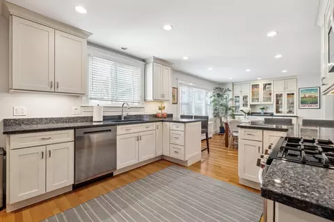 36 Marion Rd, Marblehead, MA 01945 photo 10
