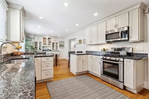 36 Marion Rd, Marblehead, MA 01945 photo 8