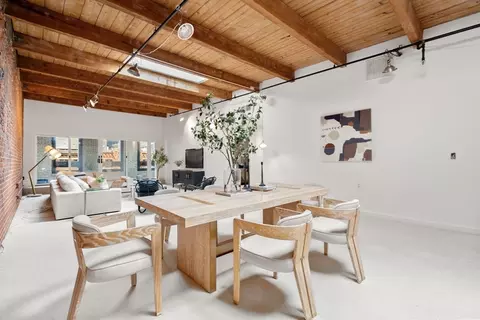 33 Sleeper St #606, Boston, MA 02210
