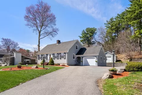 37 Heather Dr, Norwood, MA 02062
