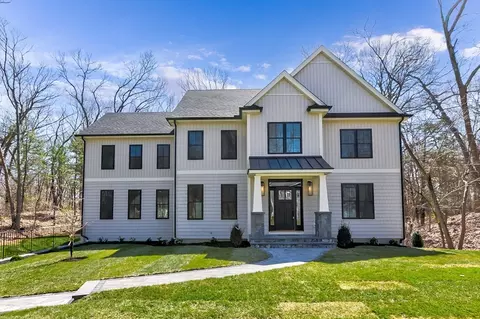 114 Forest St, Reading, MA 01867