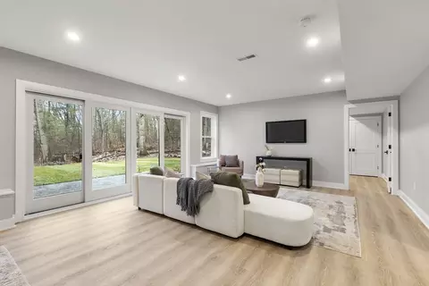 114 Forest St, Reading, MA 01867 photo 30