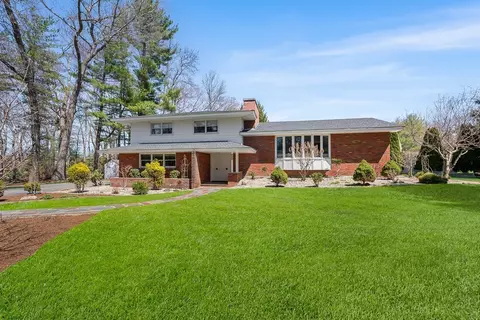 223 Chickering Rd, North Andover, MA 01845