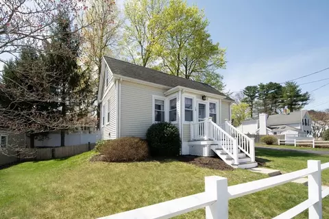 10 Hollis St, Weymouth, MA 02190