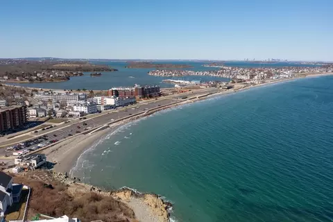 19 Oceanside Dr #19, Hull, MA 02045