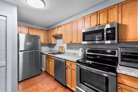 Kitchen - 11 Gibbs St #C40, Worcester, MA 01607 photo 2 of 4