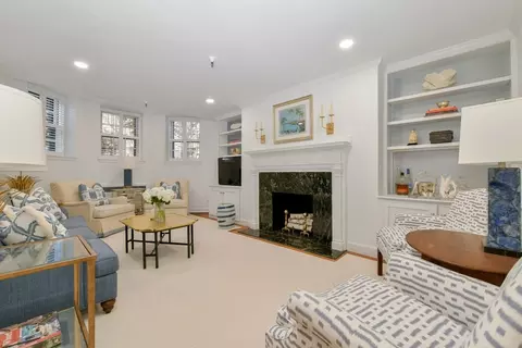255 Beacon St #1, Boston, MA 02116