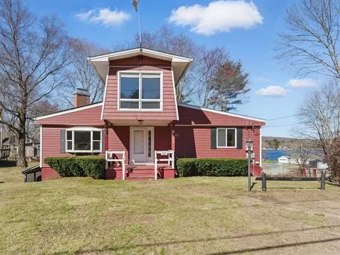 90 Union Rd, Wales, MA 01081