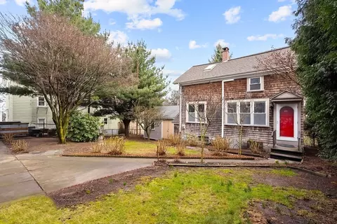 Exterior - 572 William St, Fall River, MA 02721 photo 2 of 10