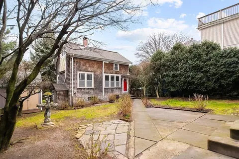 Exterior - 572 William St, Fall River, MA 02721 photo 3 of 10