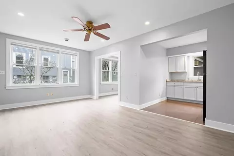 Living - 572 William St, Fall River, MA 02721 photo 3 of 6