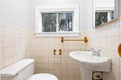 Bath - 572 William St, Fall River, MA 02721 photo 1 of 3