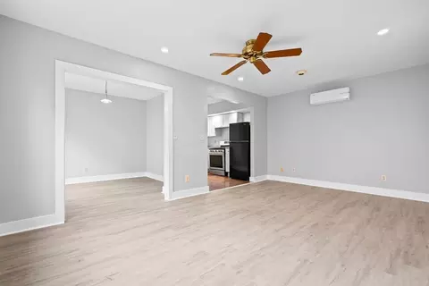 Living - 572 William St, Fall River, MA 02721 photo 4 of 6