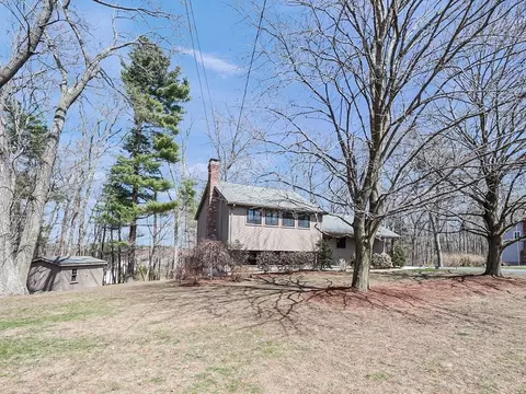 251 Irondequoit Rd, Franklin, MA 02038 photo 3