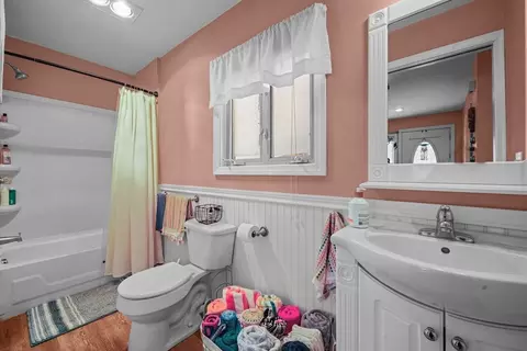 Bath - 44 Daniel St, Fairhaven, MA 02719 photo 1 of 2