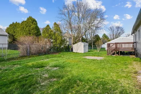 Exterior - 44 Daniel St, Fairhaven, MA 02719 photo 6 of 7