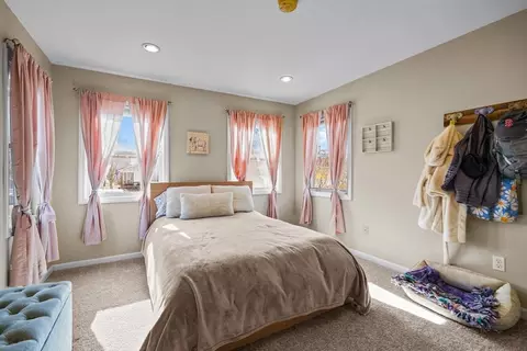 Bedroom - 44 Daniel St, Fairhaven, MA 02719 photo 1 of 4