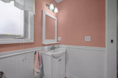Bath - 44 Daniel St, Fairhaven, MA 02719 photo 2 of 2