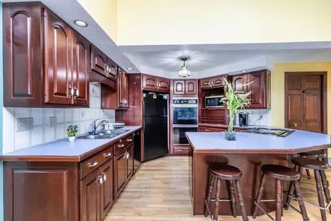 Kitchen - 168 Cottage St, Everett, MA 02149 photo 2 of 4