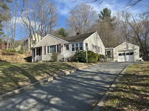 177 Hartford Ave E, Uxbridge, MA 01569