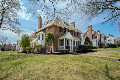 2 William St, Andover, MA 01810