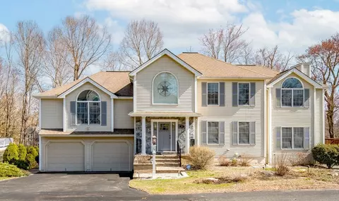 24 Lucey Dr, Newburyport, MA 01950
