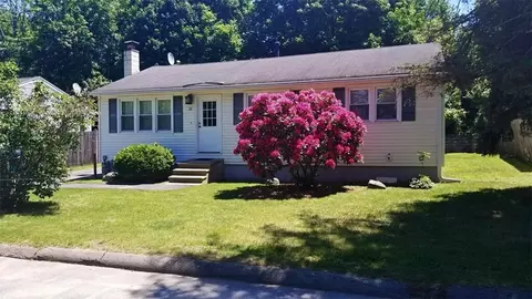 31 Wildwood Dr, Fitchburg, MA 01420